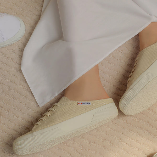 Superga hot sale platform mules